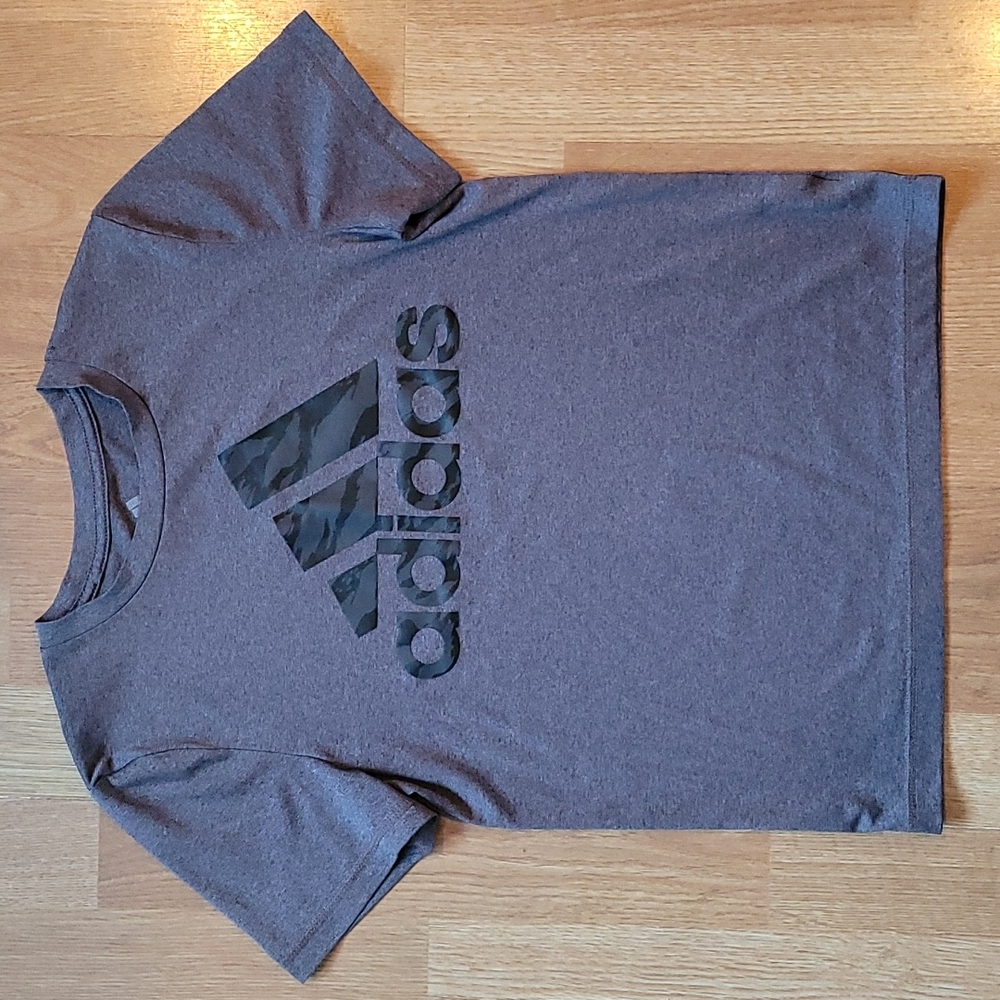Adidas youth small gray tshirt